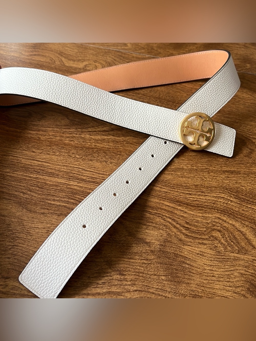 Tory Burch Women’s Cream Leather Reversible Vachetta GoldTone Logo Belt Size M - Picture 4 of 12
